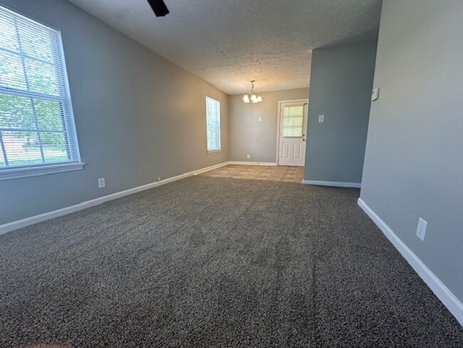 Building Photo - 1/2 off first months rent