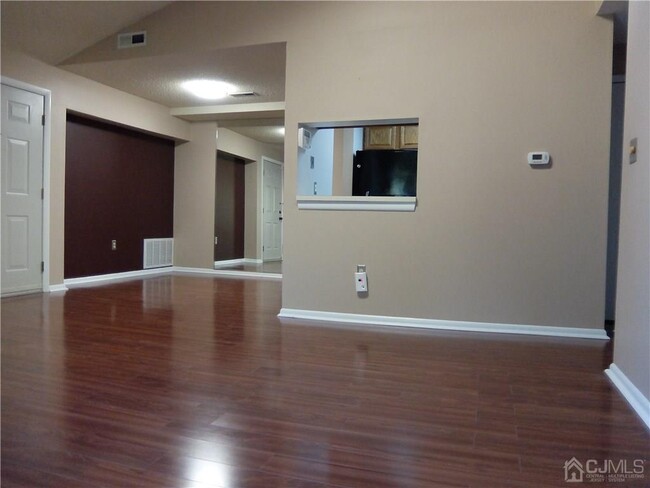 Building Photo - 2206 Ravens Crest Dr