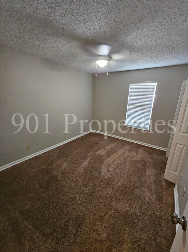 Building Photo - 3690 Sunrise Ridge Dr