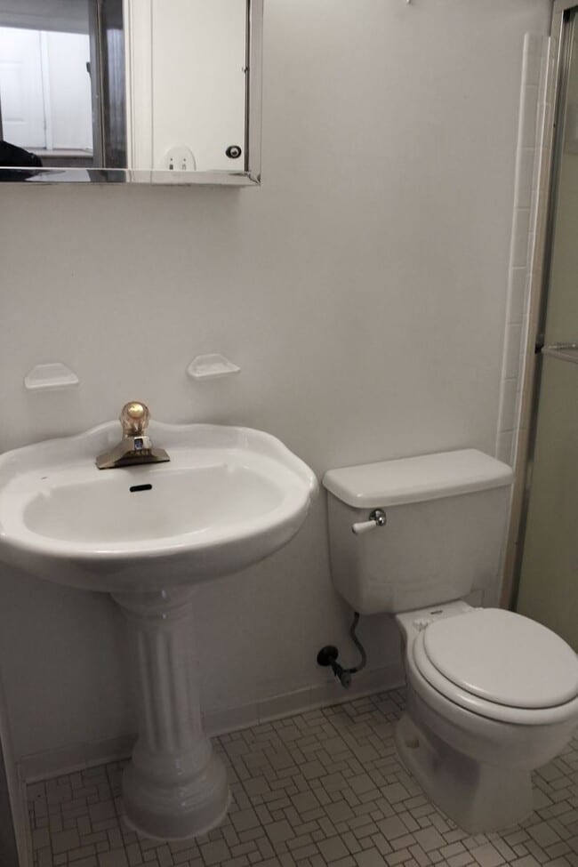 Building Photo - 1117 Ellingwood Dr