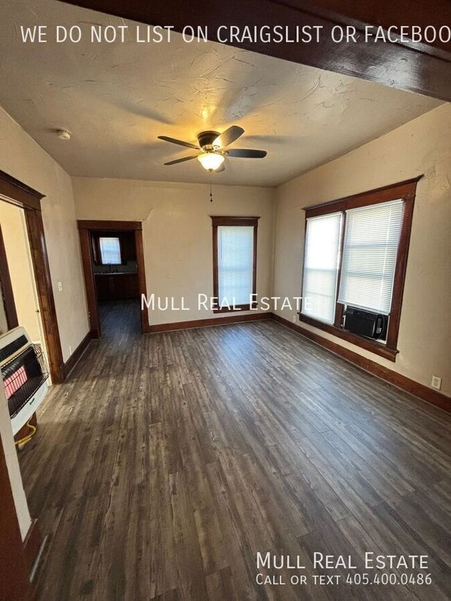 Building Photo - 412 S Evans Ave