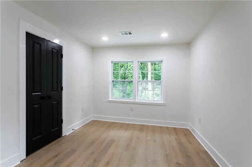 Building Photo - 167 Rockmart Dr SW