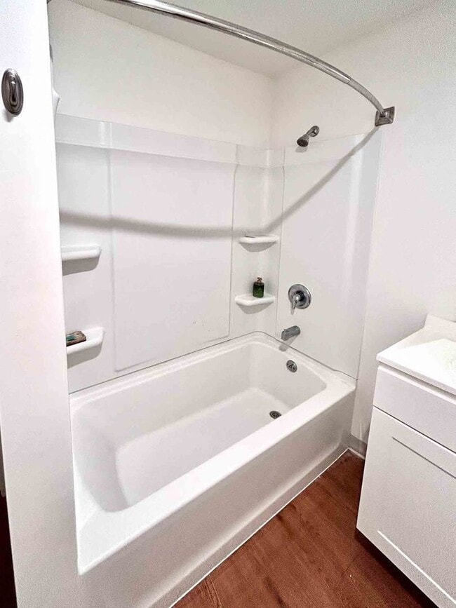 Building Photo - Spacious 3-Bedroom Apartment Near UVM with Private Entrance & Parking