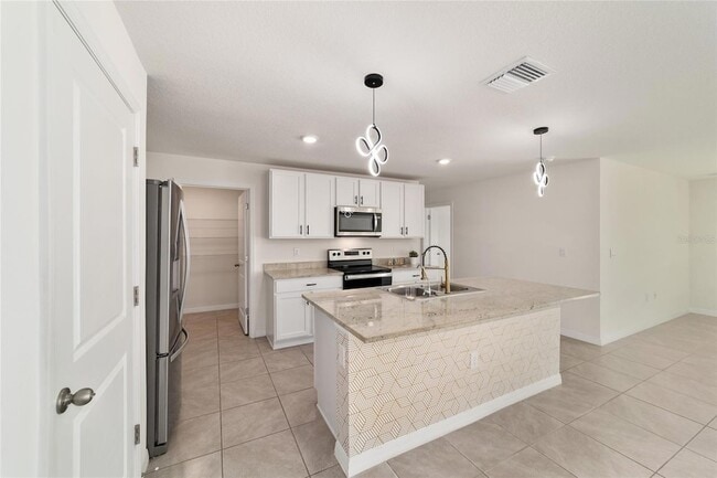 Building Photo - 8741 SW 45th Ct