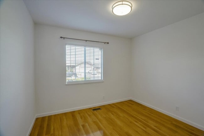 Building Photo - 47450 Cholla St
