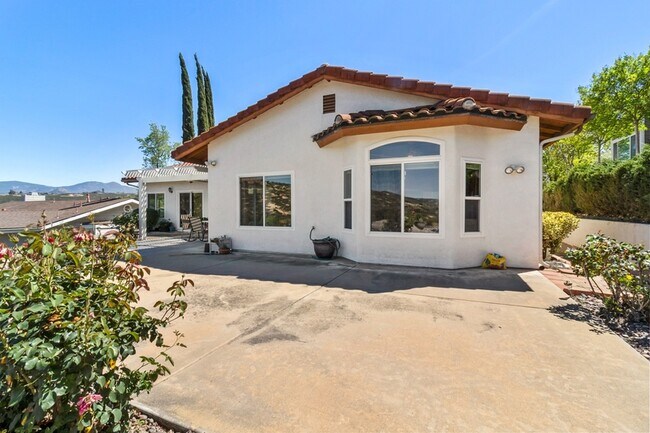 Building Photo - 15543 Vista Vicente Dr