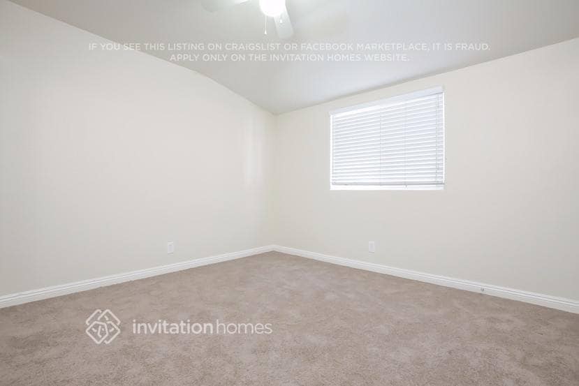 Building Photo - 452 Bard St