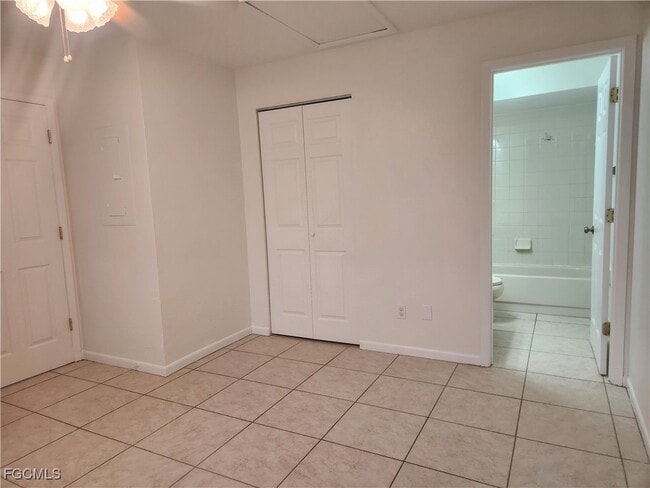 Building Photo - 1623 SW Santa Barbara Pl