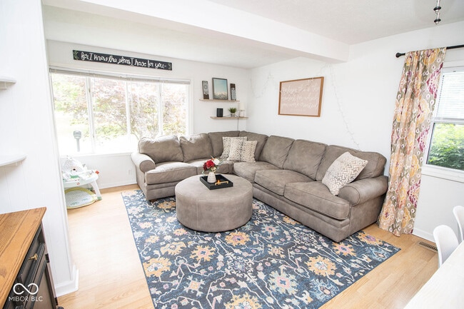 Building Photo - 113 E Indiana Ave