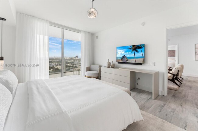 Building Photo - 450 Alton Rd