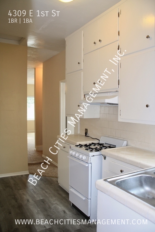 Building Photo - Lovely One Bedroom in Belmont Shore with g...