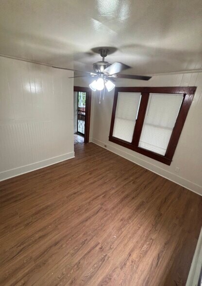 Building Photo - 3515 Carver Ave SW