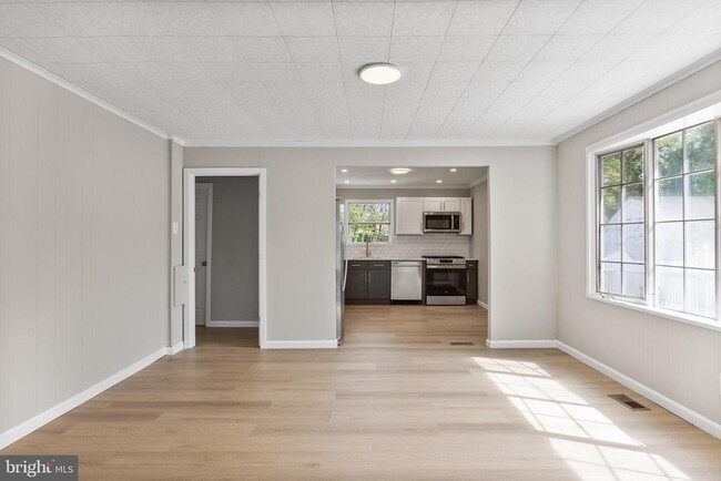Building Photo - 1507 Clearbrook Ave