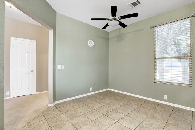 Building Photo - Stylish Two-Story Townhome with Greenbelt ...