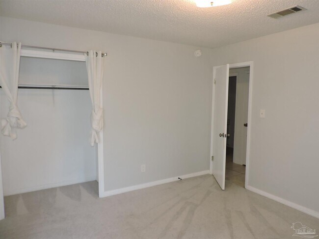 Building Photo - 2323 Silversides Loop