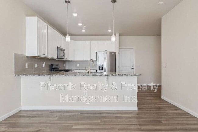 Building Photo - 192 Ambrose St