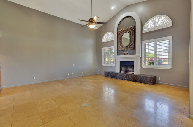 Building Photo - 1307 E Treasure Cove Dr
