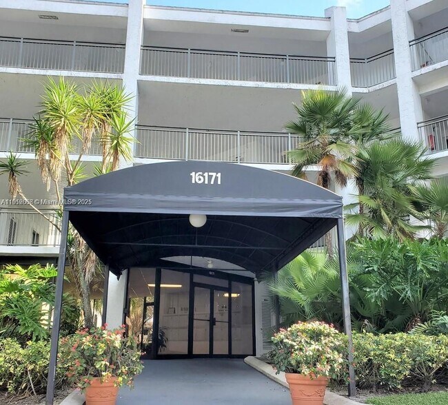 Building Photo - 16171 Blatt Blvd