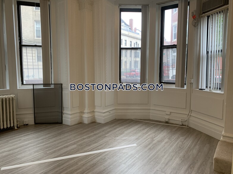 Building Photo - 91 Westland Ave