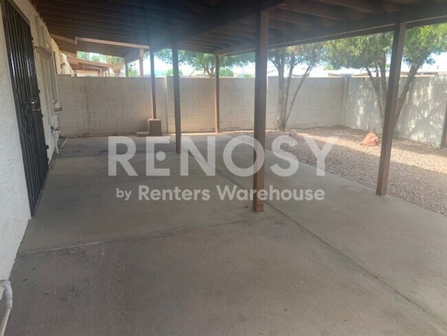 Building Photo - 9064 N 68th Ln