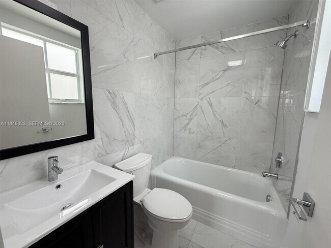 Building Photo - 1552 Euclid Ave