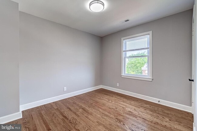 Building Photo - 1902 Good Hope Ct SE