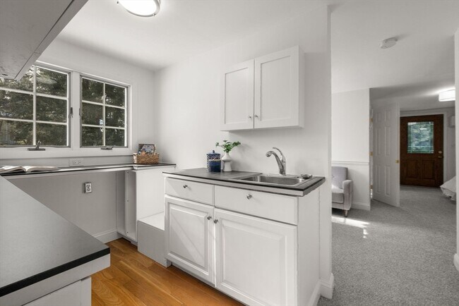 Building Photo - 48 Miller Rd