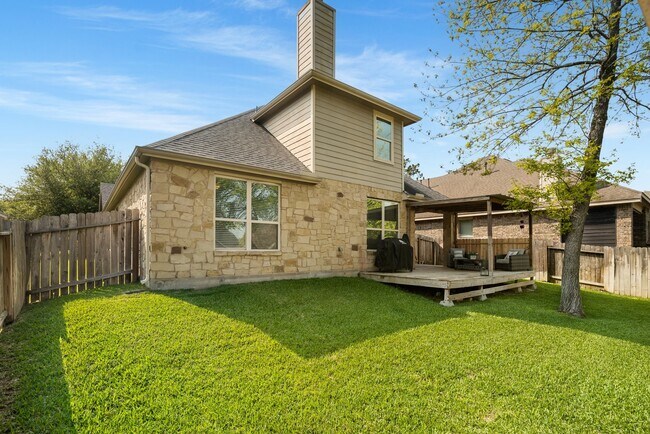Building Photo - 130 Springshed Pl
