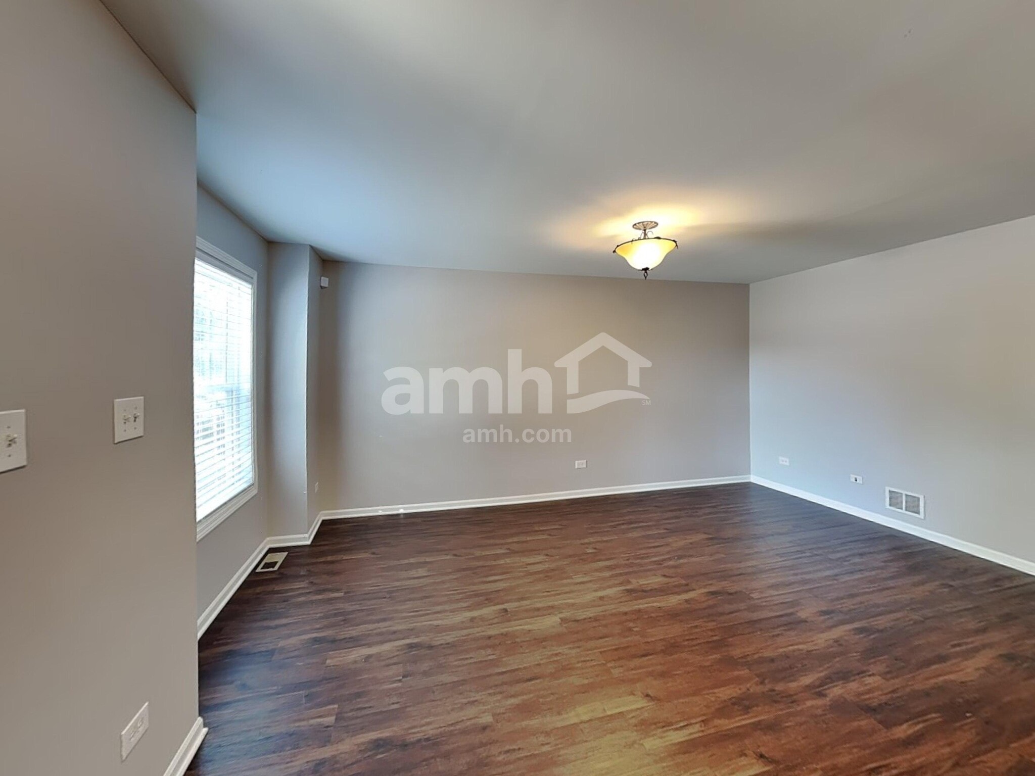 Building Photo - 5301 Meadowbrook St
