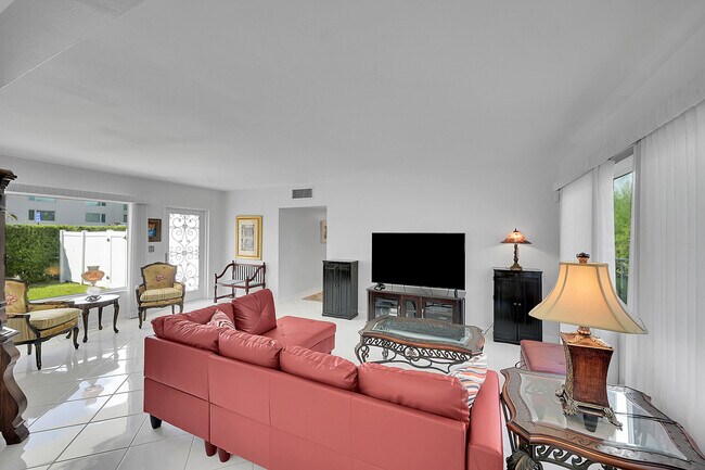 Building Photo - 1702 S Ocean Blvd