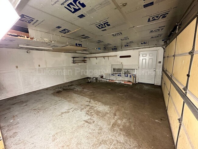 Building Photo - 217 Wallace Ave