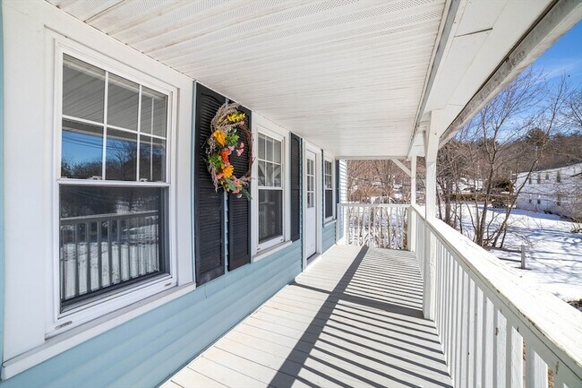 Building Photo - 5 Maple Ave