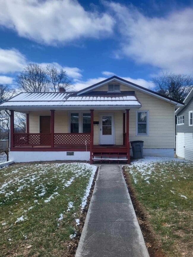 Primary Photo - 1016 Maryland Ave