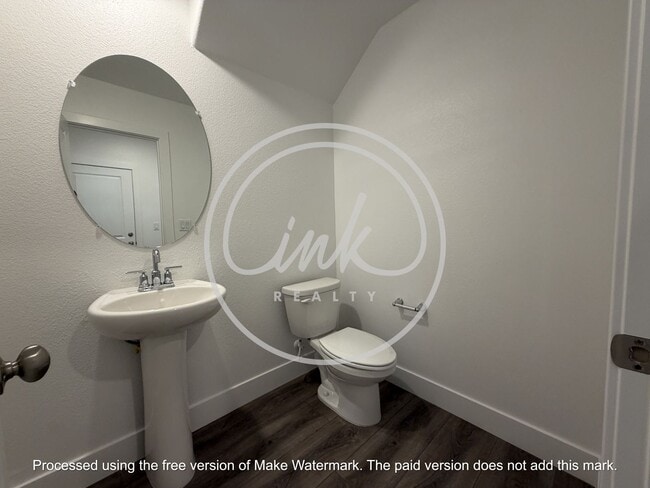 Building Photo - Beautiful Newly Built Townhome In Jenuane Community