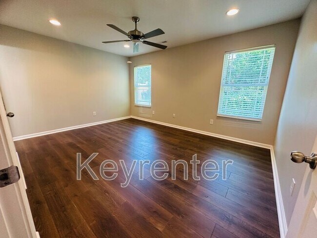 Building Photo - 6335 Altacrest Ln