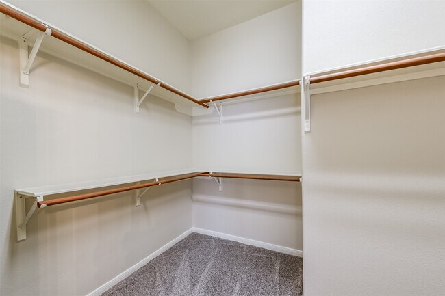 Building Photo - 17515 Fairgrove Park Dr