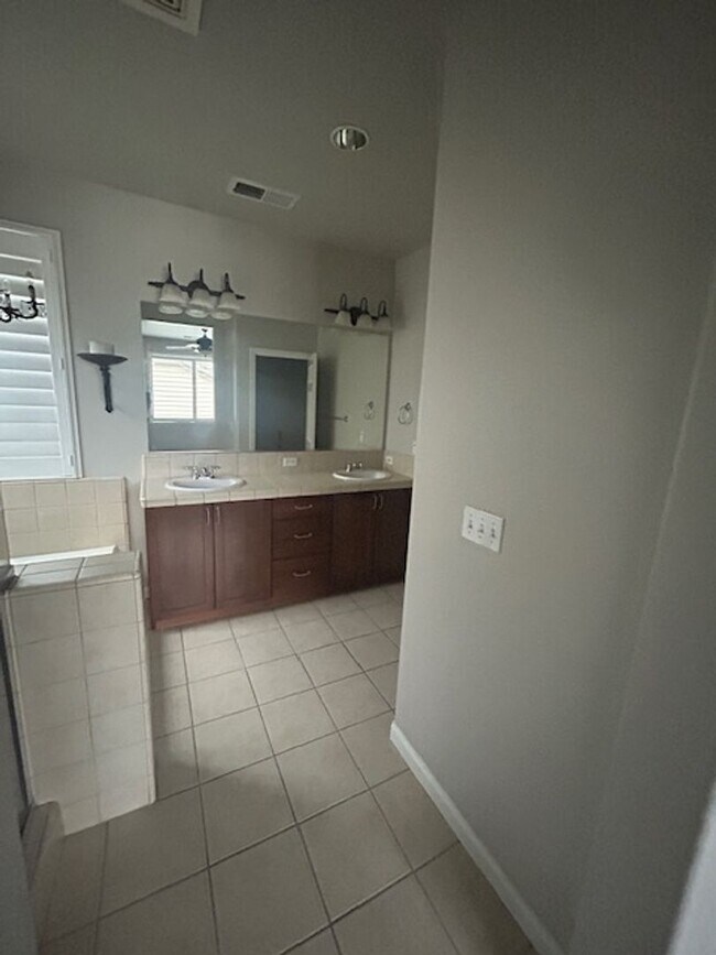 Building Photo - 4929 W Pianosa Ave