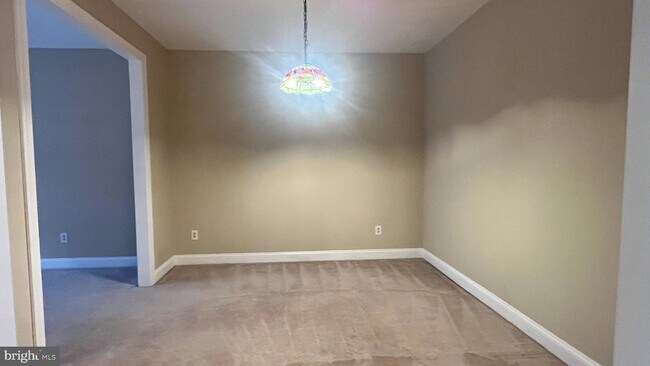 Building Photo - 67 Highpoint Dr