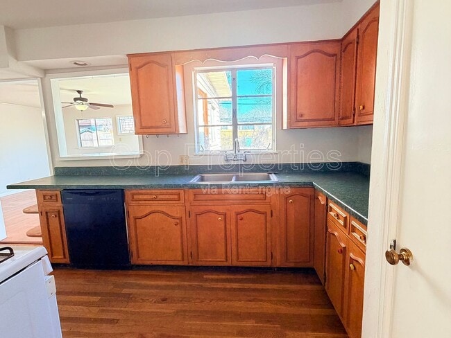 Building Photo - 339 Waxwood Ln