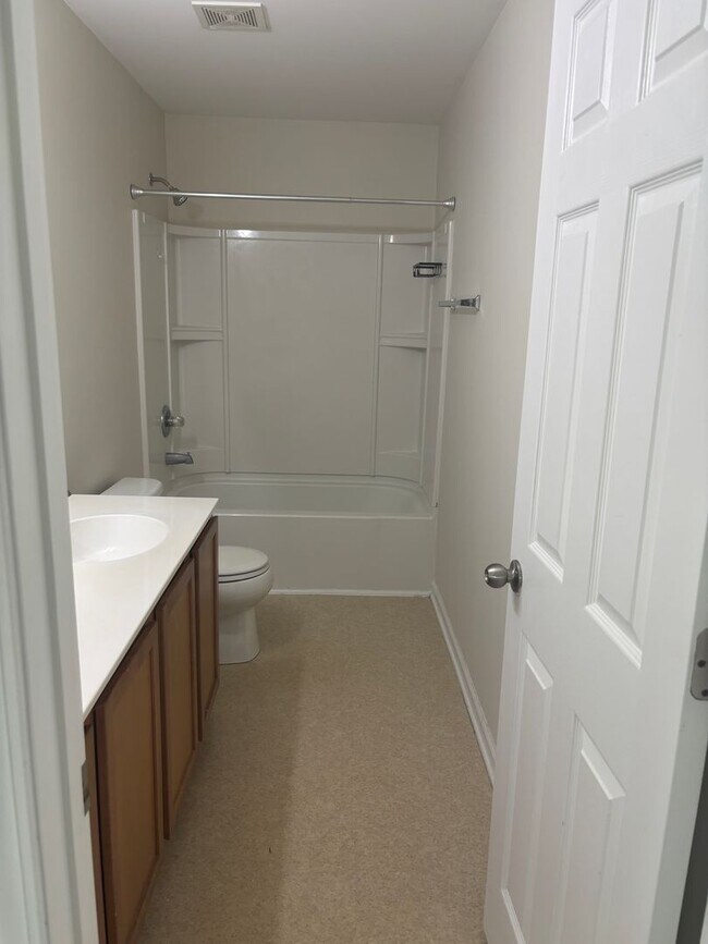 Building Photo - Spacious 5-Bedroom Home with First-Floor P...
