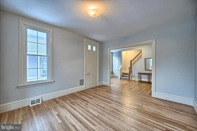 Building Photo - 413 W Louther St