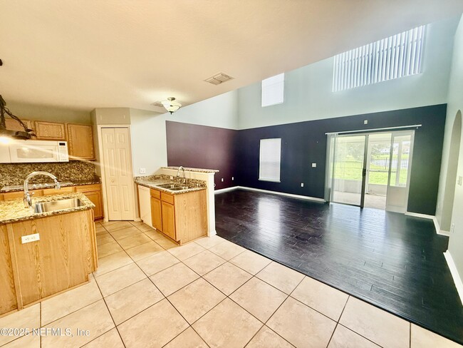 Building Photo - 76466 Longleaf Loop