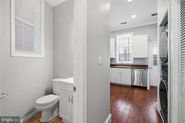 Building Photo - 58 Quincy Pl NE