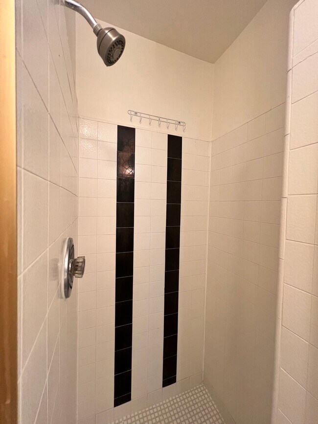 Building Photo - 1815 Camden Ave