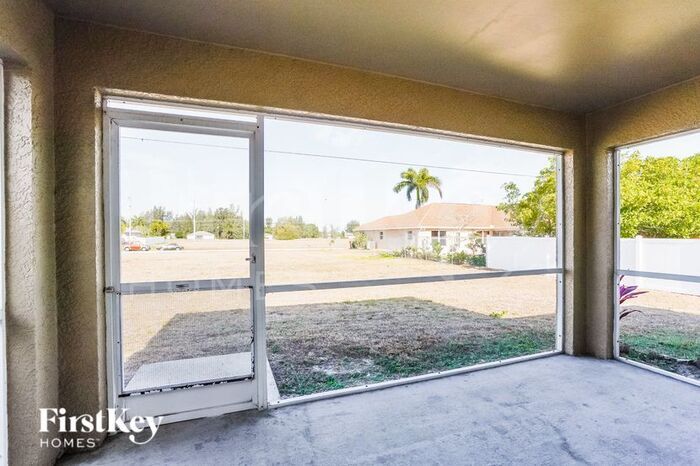 Building Photo - 1724 NE 1st Ave