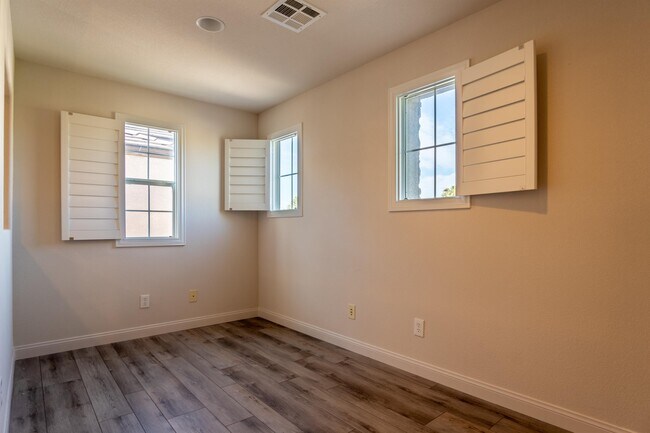 Building Photo - 2279 Autumn Fire Ct