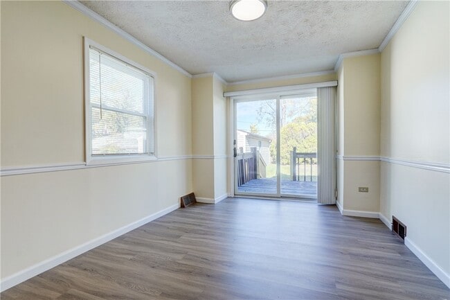 Building Photo - 304 Zuber Rd