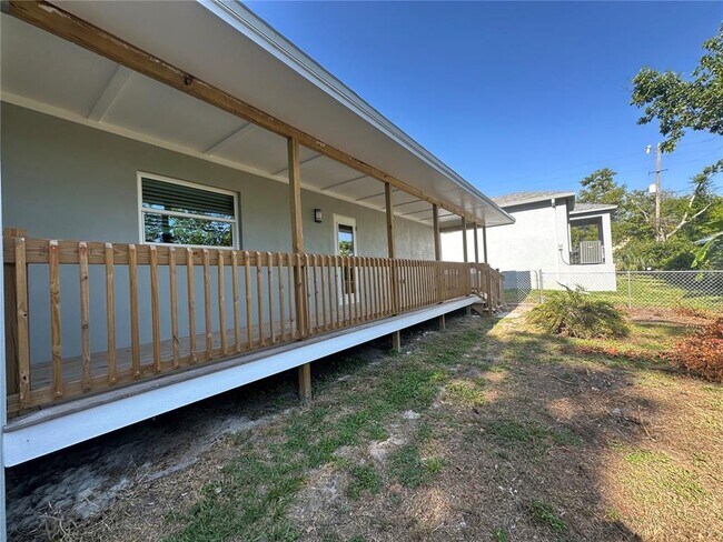 Building Photo - 1585 Jasmine Way