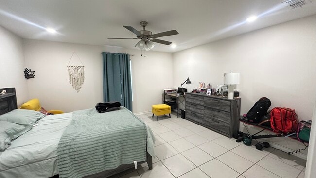 Building Photo - 3614 Jorge Sosa Dr