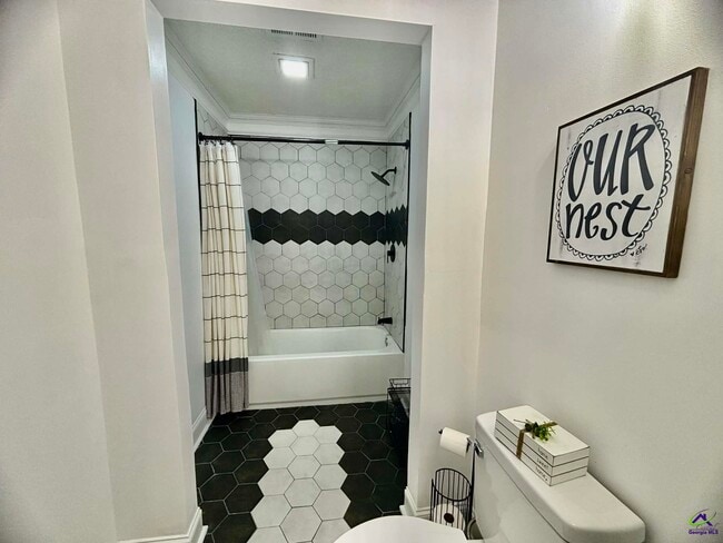 Building Photo - 2800 S Estates Rd